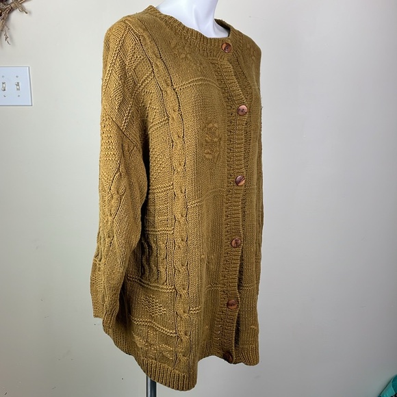 Internationale Express Oversized Button Front Cardigan Mustard Yellow Knit - Picture 2 of 11